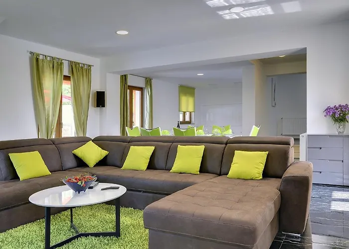 In With Private Pool Villa