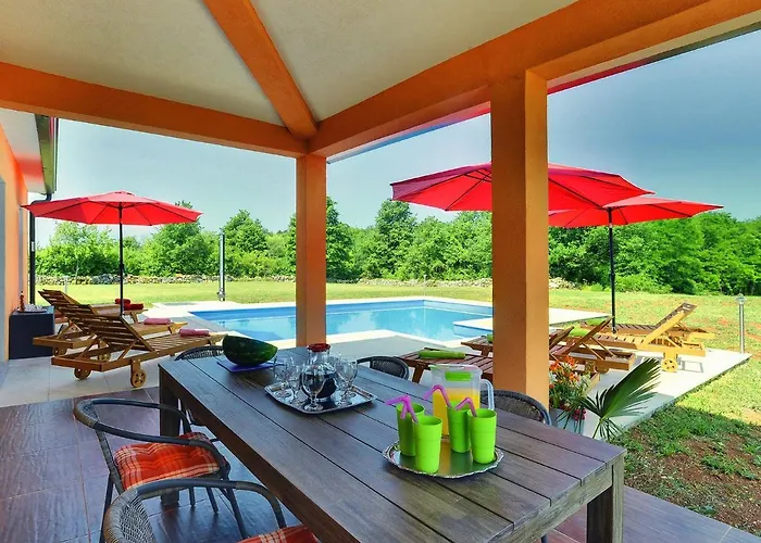 Villa In With Private Pool Pazin