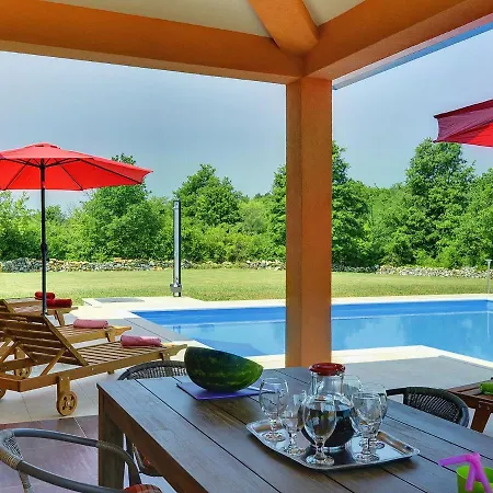 Modern With Pool And Parasol In Pazin