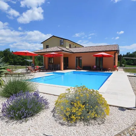 Villa Modern With Pool And Parasol In Pazin