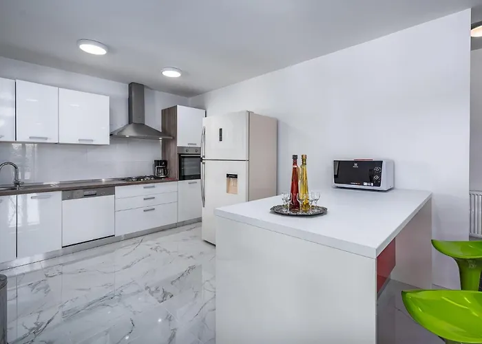 In With Private Pool 빌라 파진