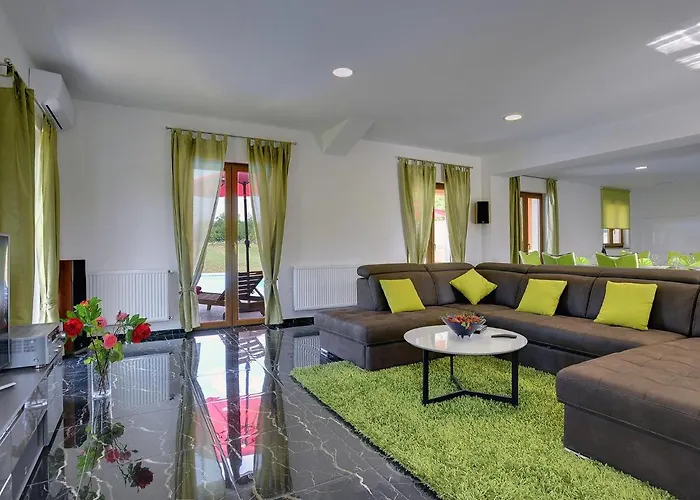 In With Private Pool *